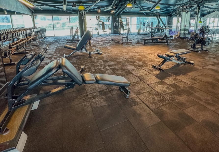 BE Health Universe spor salonu üst kat görünümü